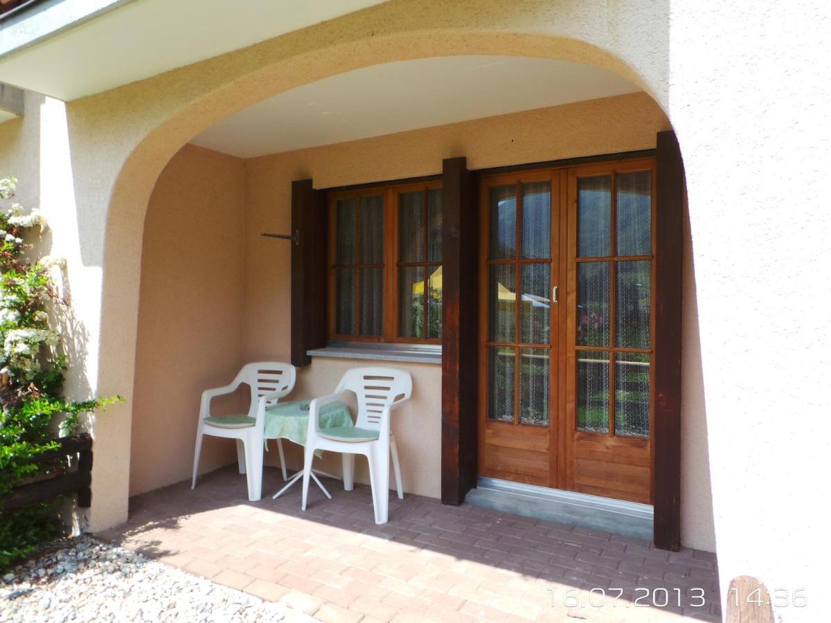 Hotel B&B Casa La Val Sedrun Szoba fotó